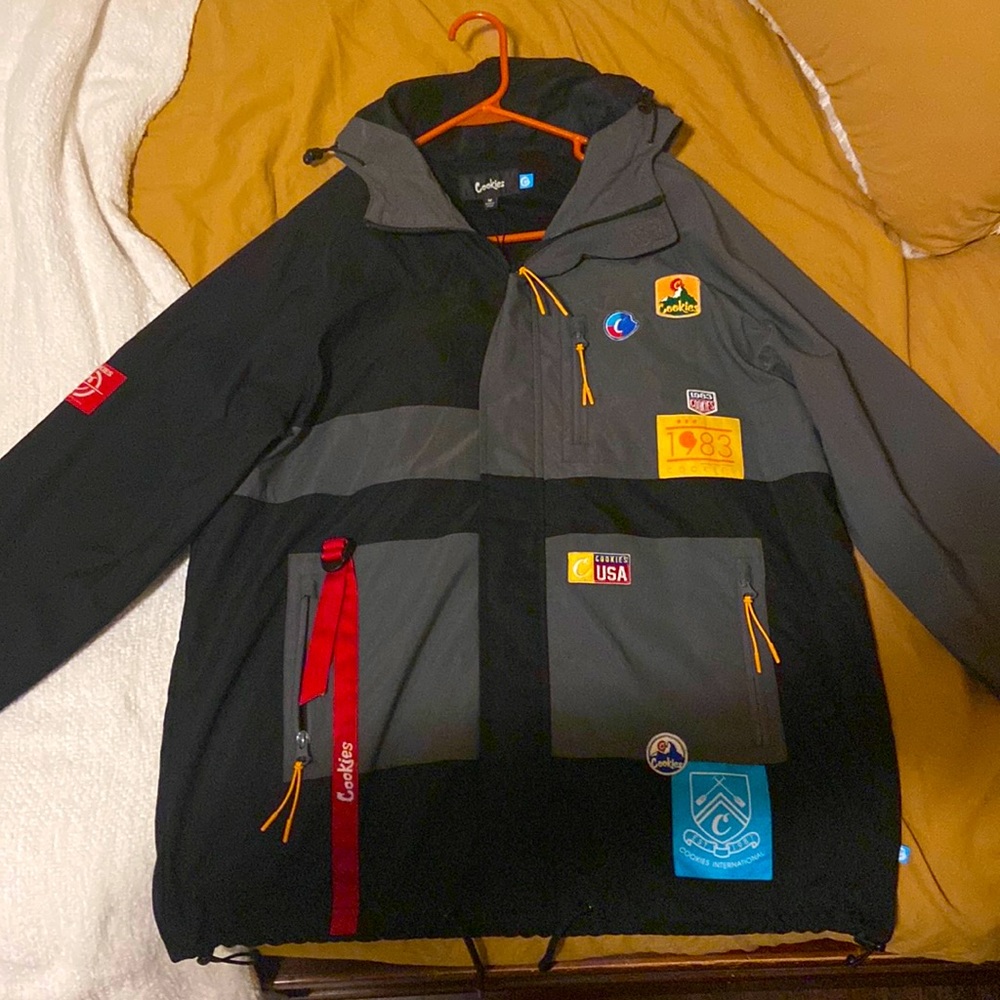 Cookies wind breaker good quality only worn one time